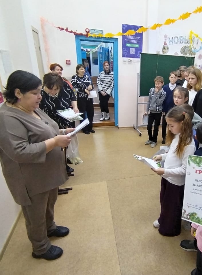 Наступает долгожданный и радостный праздник детства – встреча Нового года..